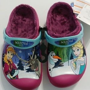 NWT Big Girl's Sz 3 (j3) Frozen lined Crocs clogs